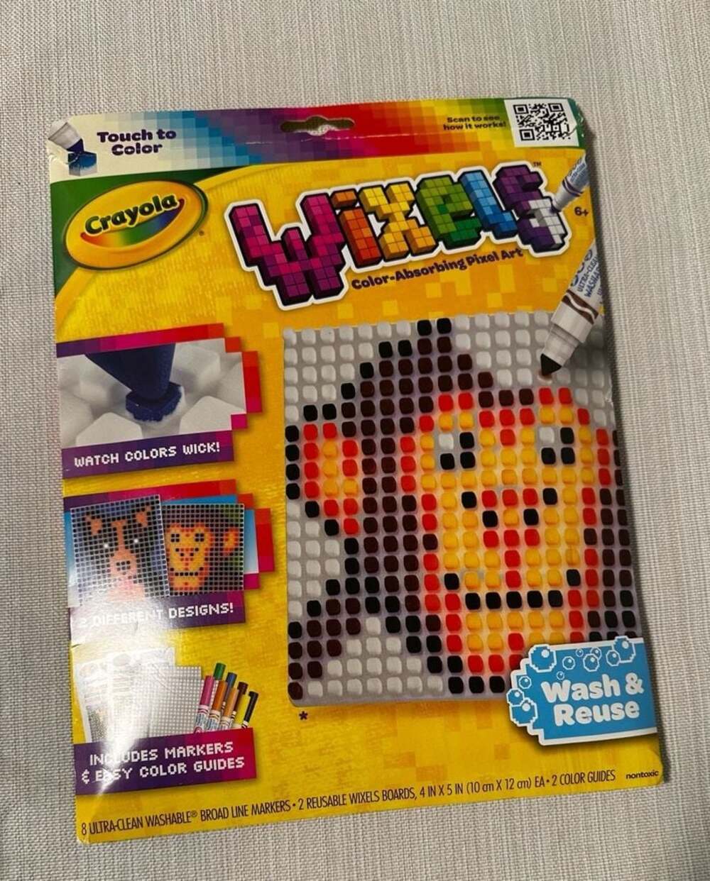 Crayola Wixels Animals Color-Absorbing Pixel Art Activity Kit